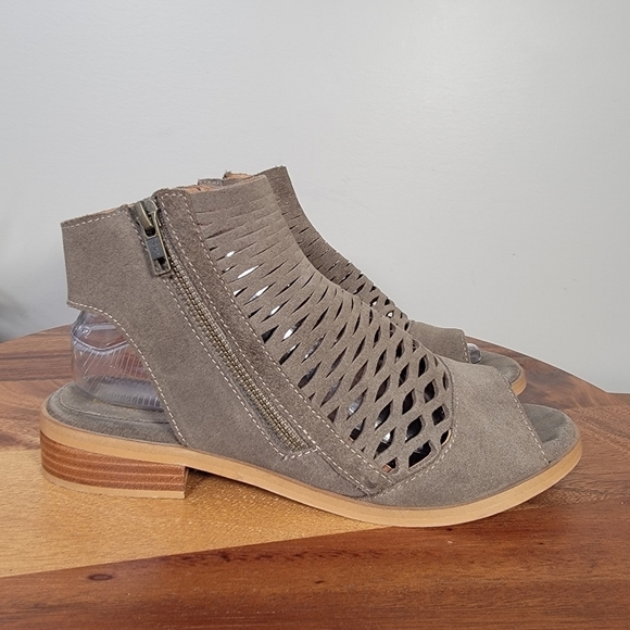 Diba Olive Green Suede Open Weave Peep-Toe Ankle Boots Sandals Size 8 Booties - Picture 5 of 16